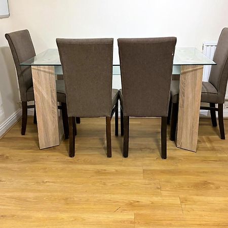 London Luxury 5 Bedroom House 2 Min Walk To The Tube Station Dagenham Exterior foto