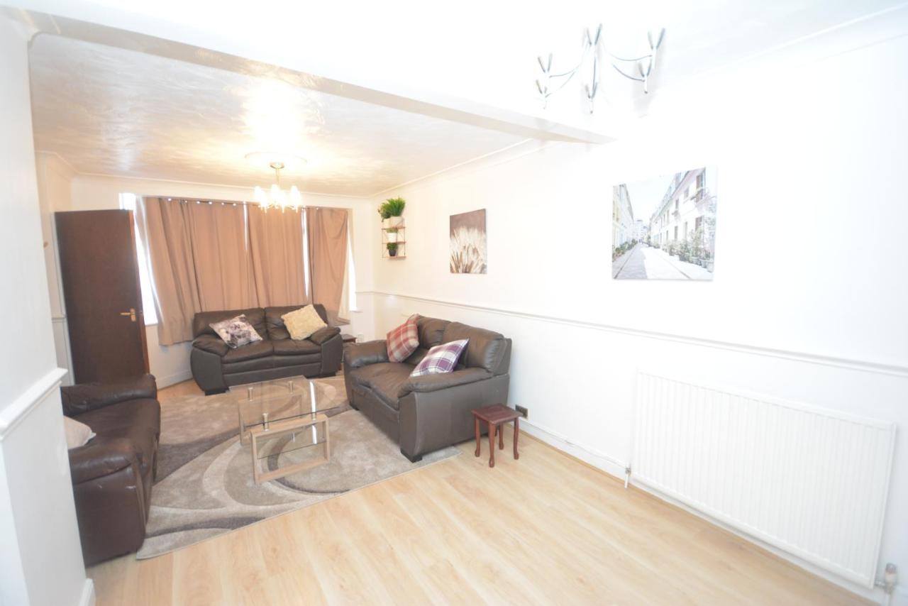 London Luxury 5 Bedroom House 2 Min Walk To The Tube Station Dagenham Exterior foto
