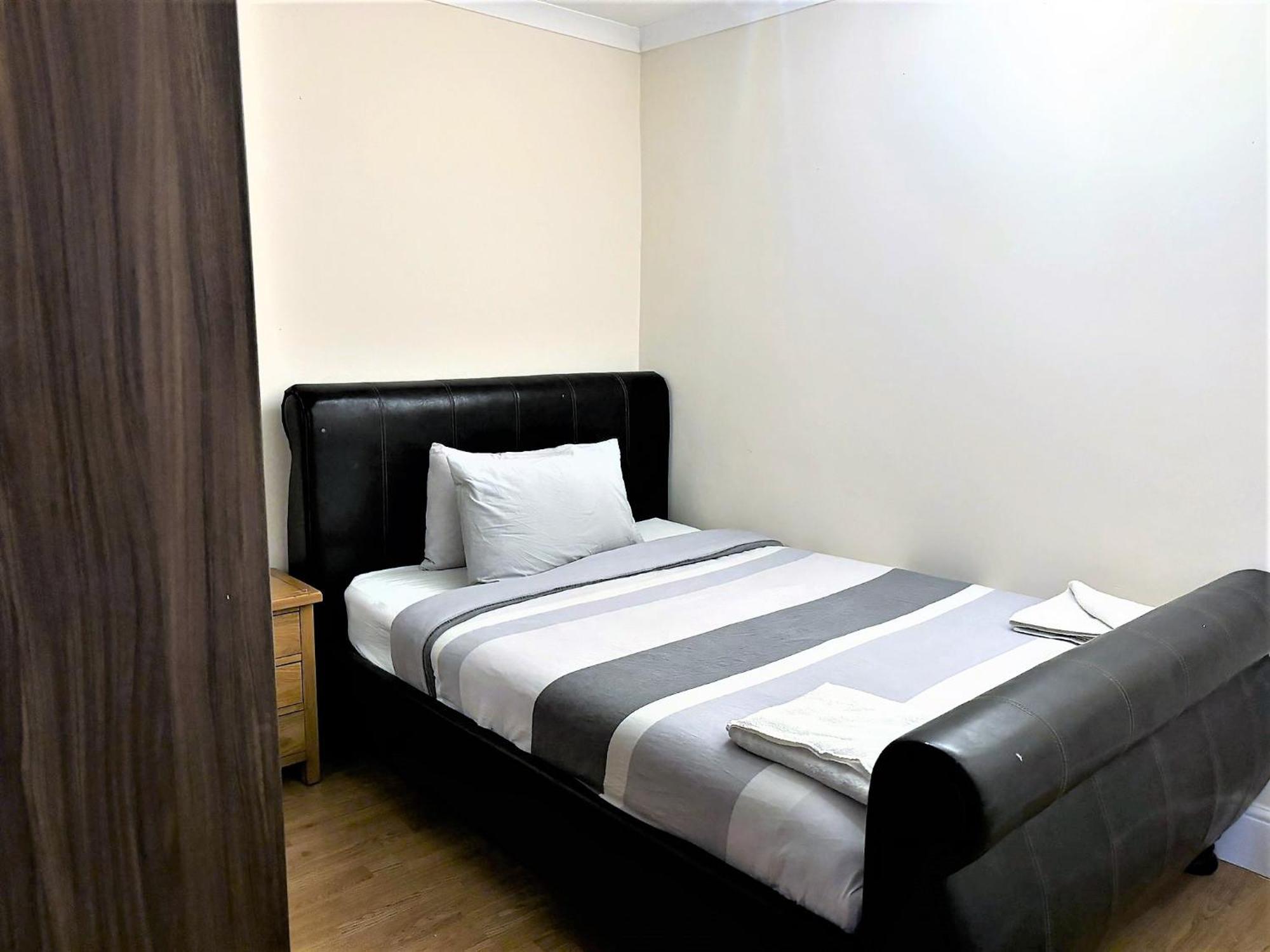London Luxury 5 Bedroom House 2 Min Walk To The Tube Station Dagenham Exterior foto